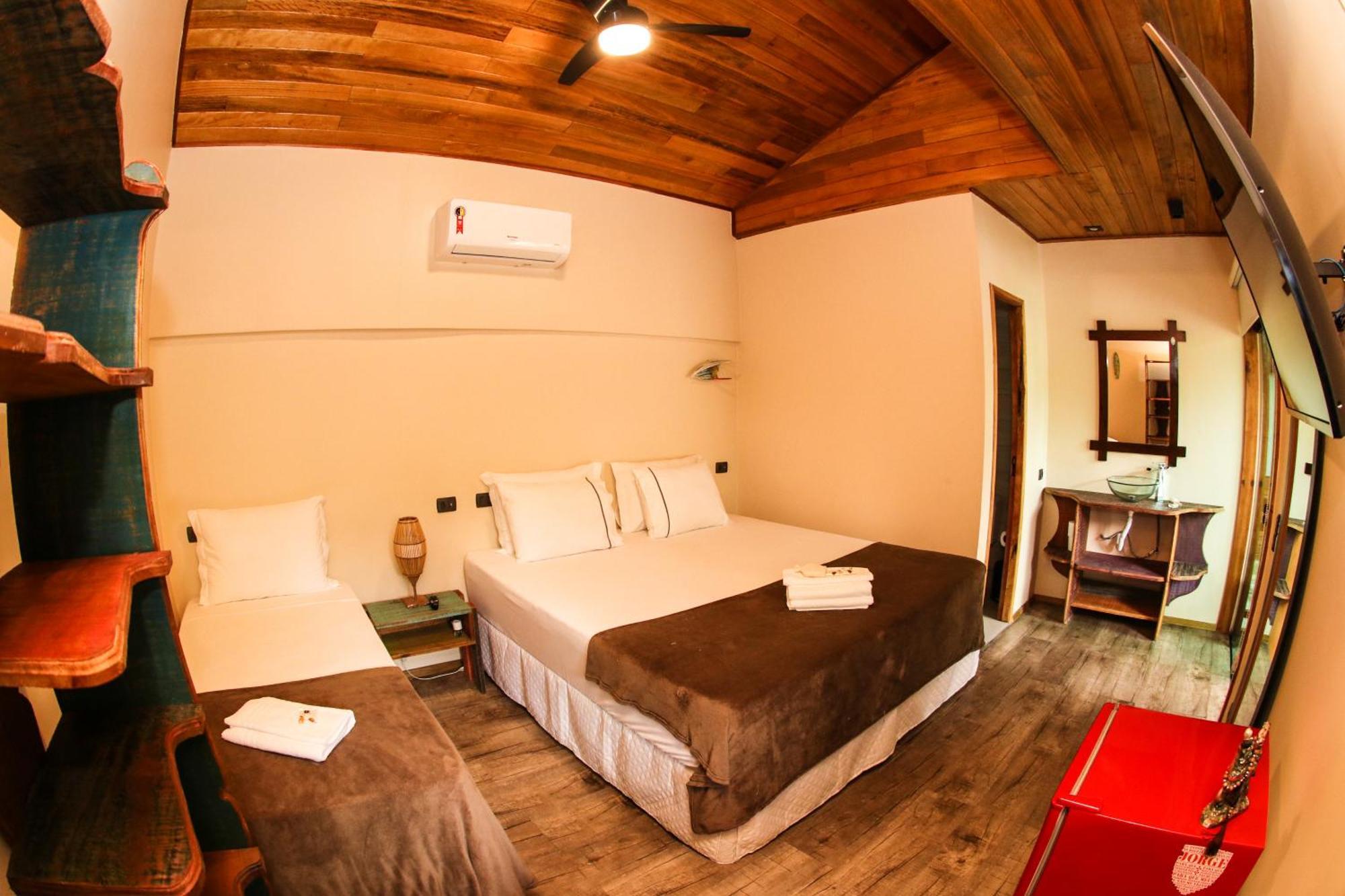 Bossa Beach House Ilha do Mel Exterior photo